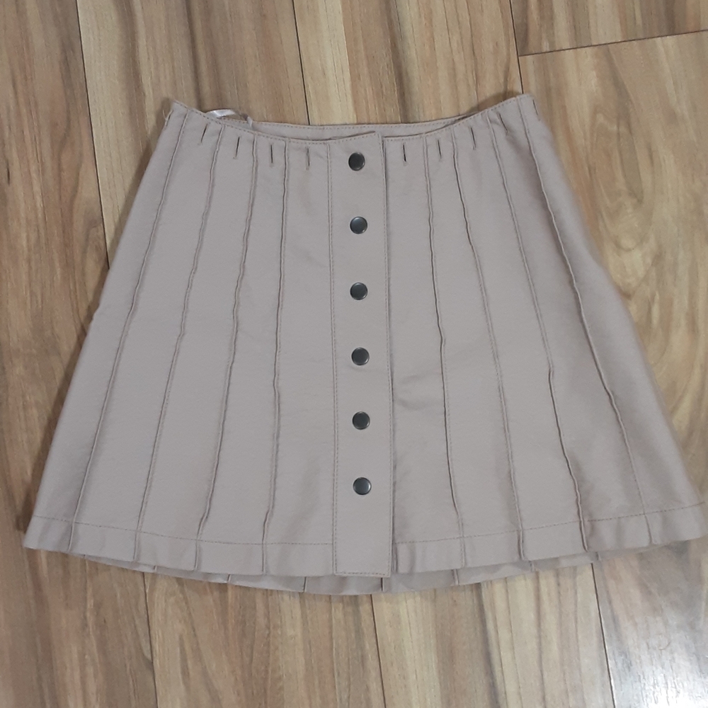 Free People Beige Snap Front Closure Faux Vegan Leather Mini Skirt Size 2.
